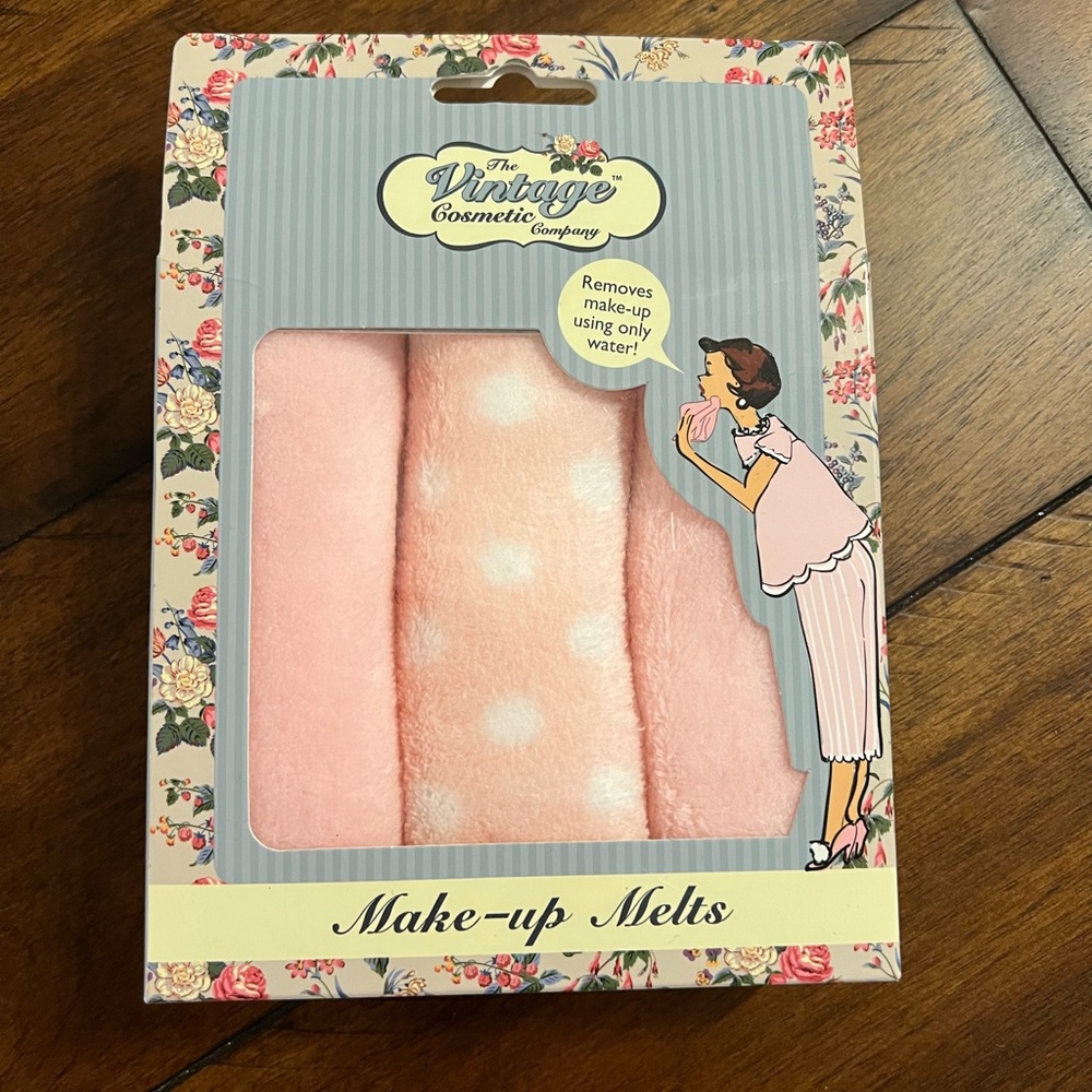 Vintage Cosmetic Company - Makeup Melts Makeup Removing Cloths - 3-pack *NIB*